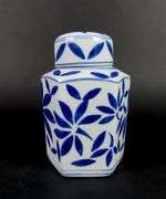 Fine Porcelain Blue & White Lidded Ginger Jar