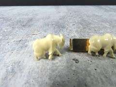 Unique Vintage Bull Tie Clip & Cufflink Set