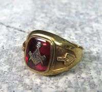 10K Gold Masonic Ring - Size 9.5 - 5.6g