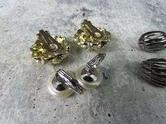 5 Pairs of Vintage Clip Earrings