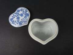 Lidded Porcelain Blue & White Trinket Box