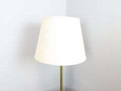Awesome Retro Table Lamp with Magazine Rack