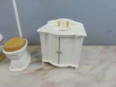 Lot of Wooden Doll House Bathroom Tub, Sink & Toilet