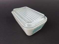 Vintage Pyrex "Amish Butterprint Turquoise" Refrigerator Dish