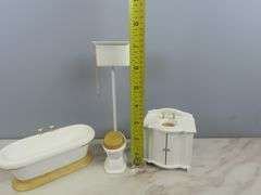 Lot of Wooden Doll House Bathroom Tub, Sink & Toilet