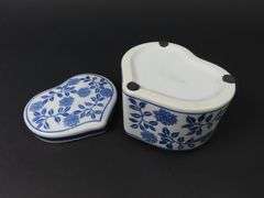 Lidded Porcelain Blue & White Trinket Box