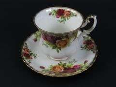 Royal Albert "Old Country Roses" Teacup & Saucer  - Made in England