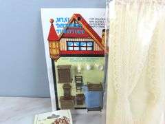 Bid Lot of Doll House Miniatures