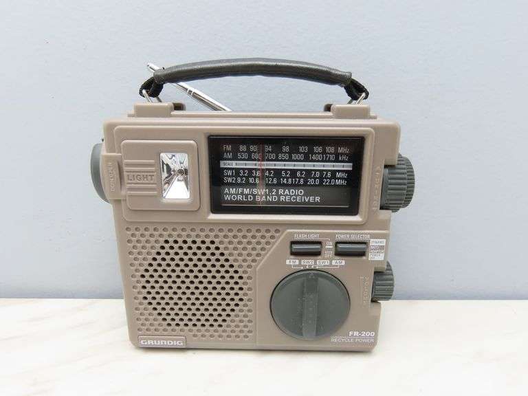 Grundig FR-200 Recycle Power Emergency Radio - GC5 Auctions