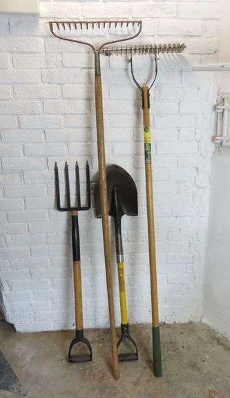 Lot of 4 Garden Tools with Lawn Thatcher & Rake - GC5 Auctions