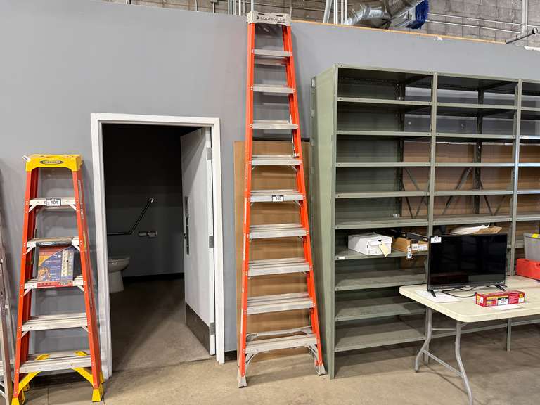 10 Foot Louisville Fiberglass Step Ladder
