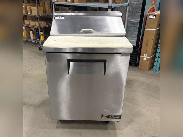 TRUE TSSU-27-08 27" SINGLE DOOR REFRIGERATED SALAD/SANDWICH PREP TABLE