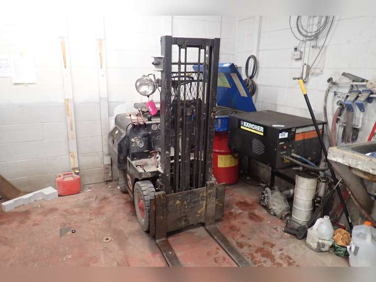 Clark 3 Small Warehouse Gas Forklift- NOTE: REQUIRES BOOST.