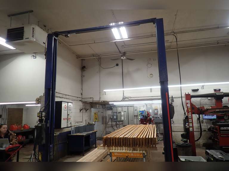 1998 Rotary SPO9EH2 9,000lbs Capacity 2-Post Hoist. **LOADING SPECIAL TERMS**