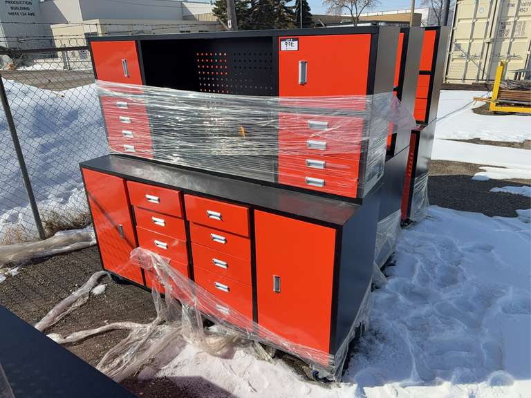 22-Compartment Work Bench