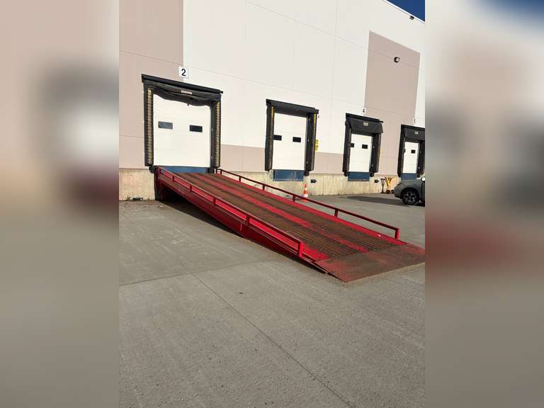 Dura-Ramp DR-ST30 Portable 30,000lbs Capacity Portable Loading Ramp SN 33301.
