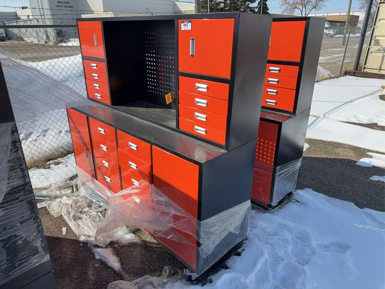 22-Compartment Work Bench