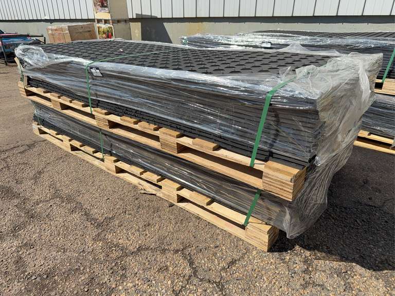 Lot of (30) 41.5” X 94.5” Plastic Interlocking Matting
