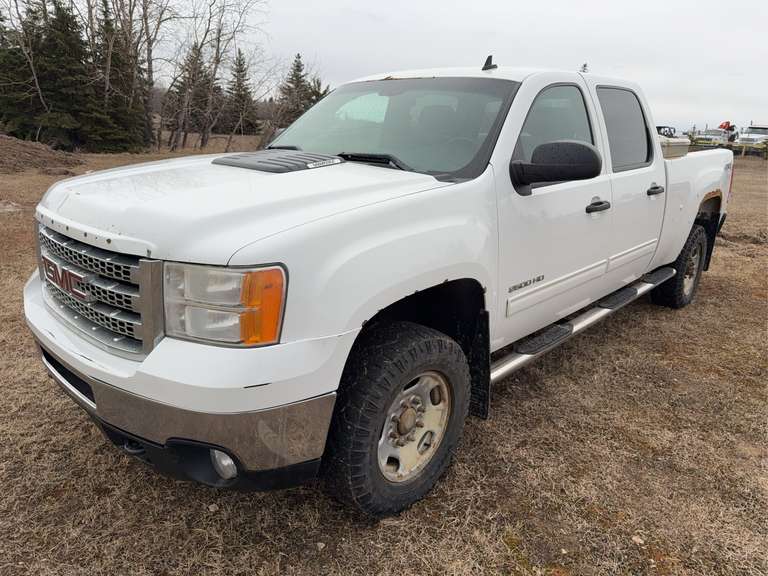 2013 GMC  Sierra  SLE  4x4  Crew Cab  Pickup Truck  1GT120CG7DF220701