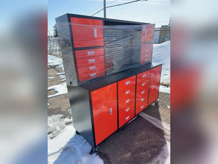22-Compartment Work Bench