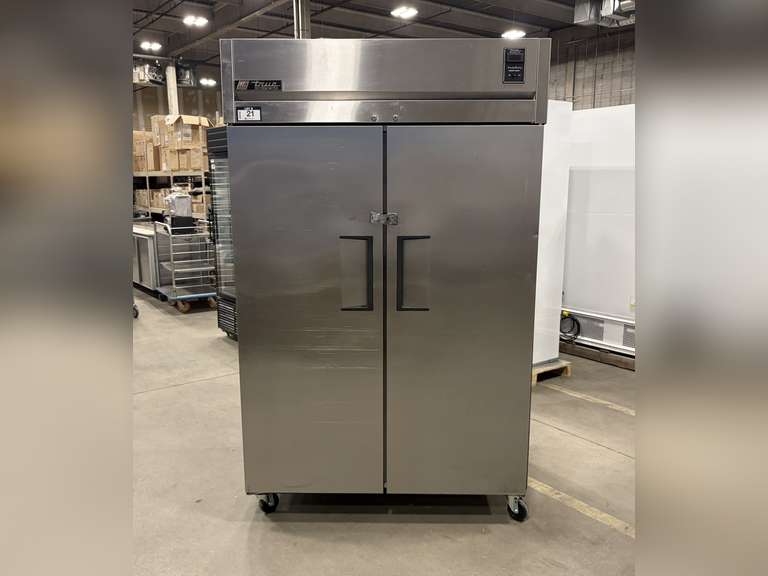 TRUE TA2R-2S-RC 51" STAINLESS STEEL SOLID DOUBLE DOOR COOLER