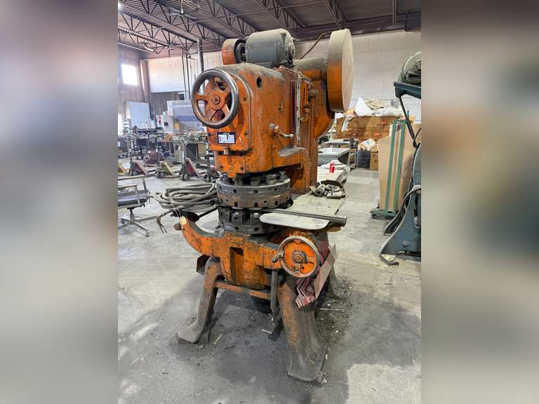 1987 Wiedemann Turret Punch