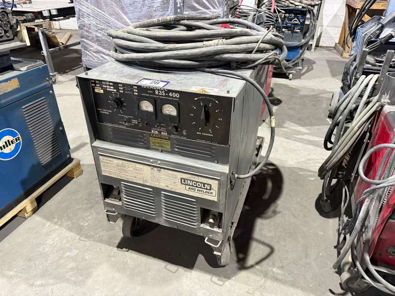 Lincoln Idealarc Welder R3S 400 w/ Cart, Power Cord, Etc.