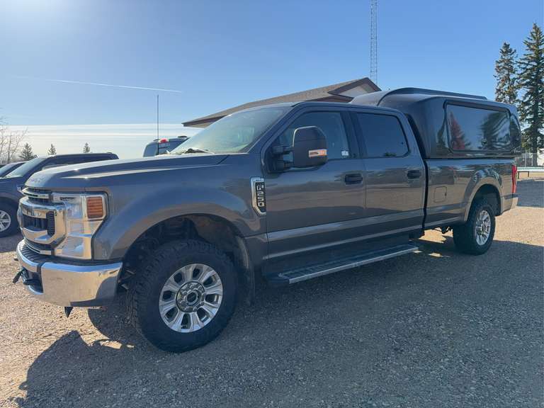 2022 Ford  F-250  XLT  4WD  Super Crew  Pickup Truck  1FT7W2B6XNEC49927