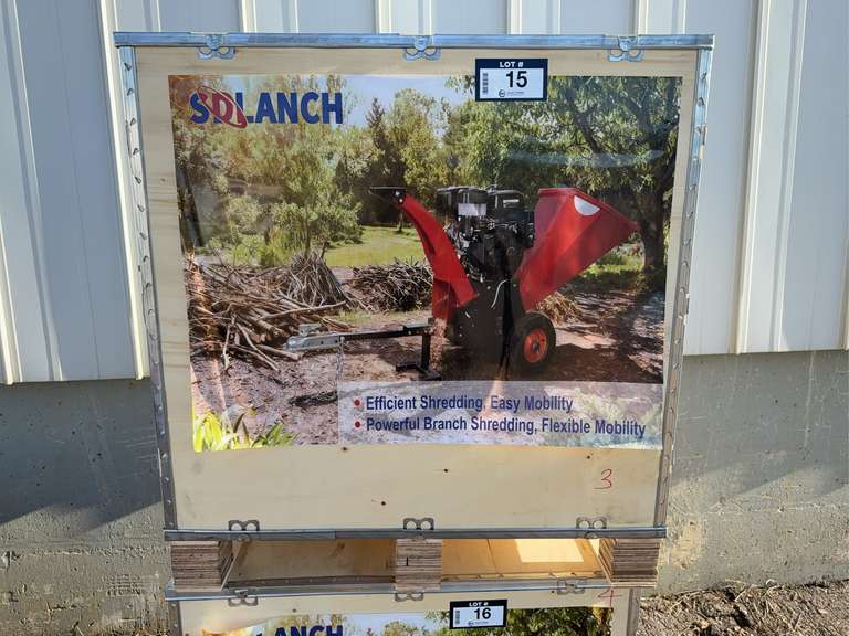 SDLanch Towable Wood Chipper
