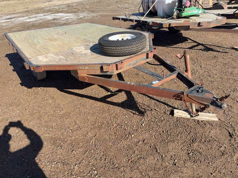 2001 11’ S/A Utility Trailer w/ Slide Out Ramps 2R92P121011625015