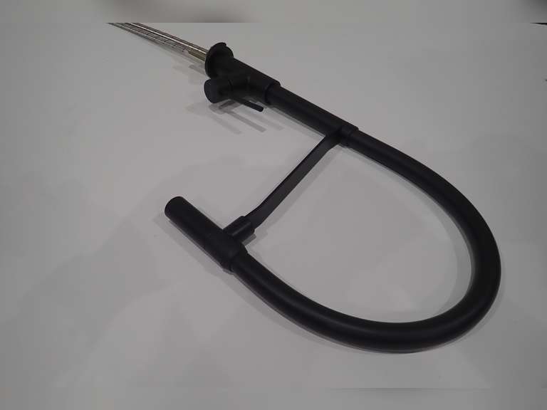 DISPLAY Newform Arced Pull-Down Kitchen Faucet.