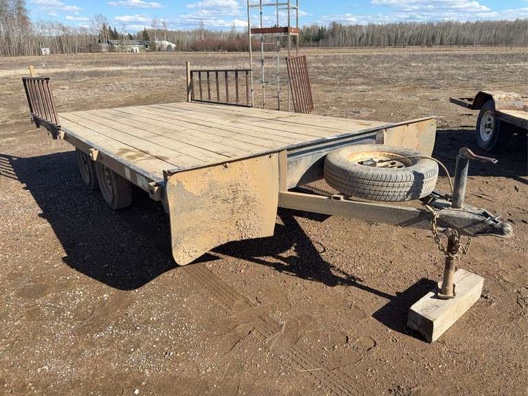 2016 14’ T/A Rainbow Trailer Flat Deck Over Trailer w/ Steel Ramps 2RGBA1420G1002177