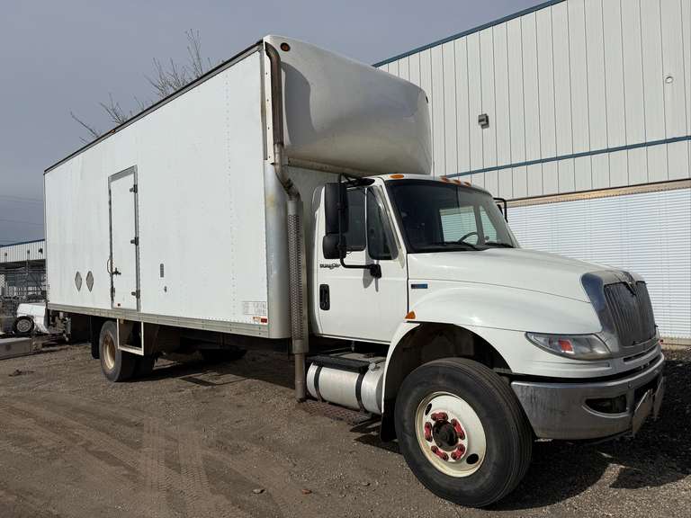 2012 International MA025 DuraStar 4300 4x2 Regular Cab Box Truck VIN 1HTMMAAP7CJ692489