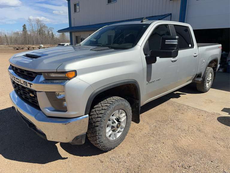2023 Chevrolet  Silverado HD  LT  4x4  Pickup  Truck  2GC4YNE72P1719987