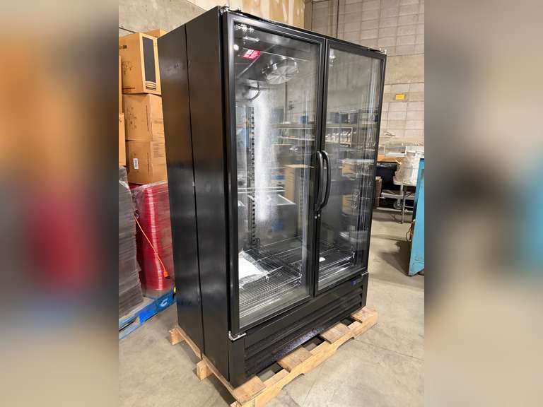 MASTER-BILT BMG-48-HGP DOUBLE GLASS DOOR COOLER