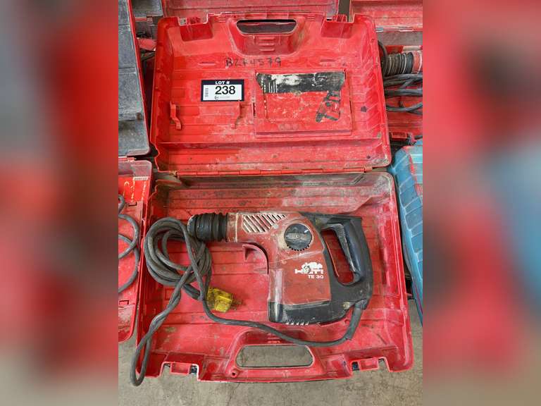 HILTI TE 30 Rotary Hammer Drill w/ Case