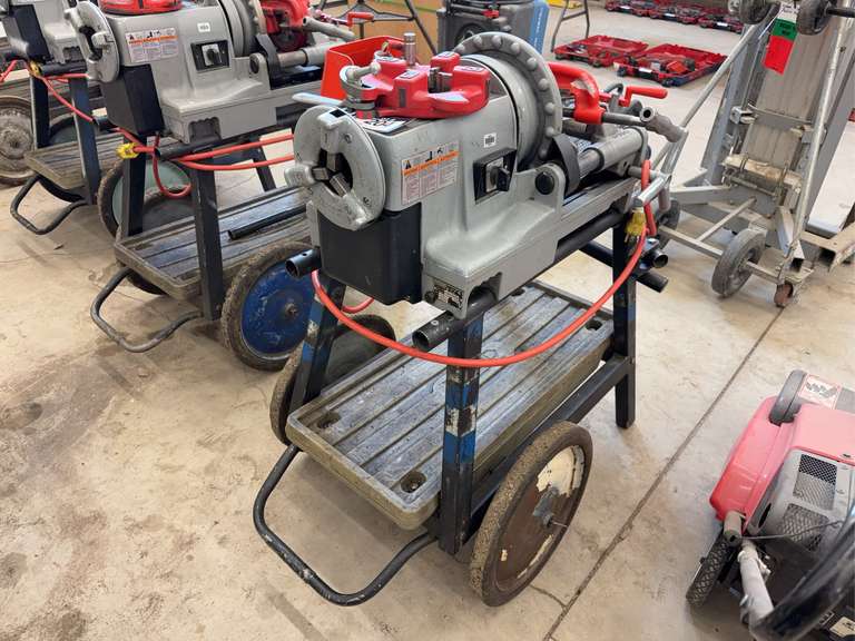 Ridgid 300 Threader w/ (2) Die Heads, Pipe Cutter, Reamer, Foot Pedal, Etc.