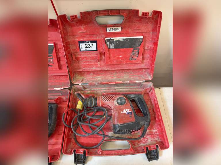 HILTI TE 30 Rotary Hammer Drill w/ Case