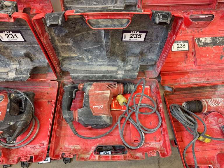 HILTI TE 30 Rotary Hammer Drill w/ Case