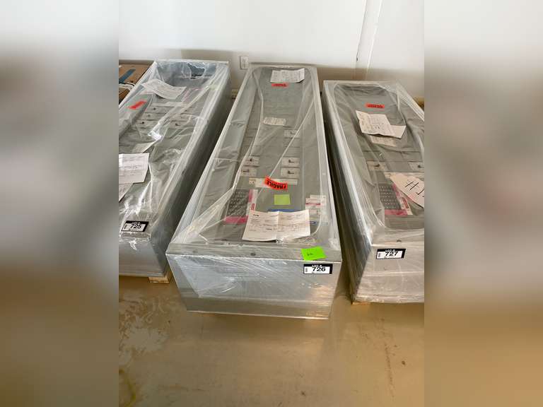 Eaton PB-1 PRL4 Surface Mounted 800A, 600V Panelboard.