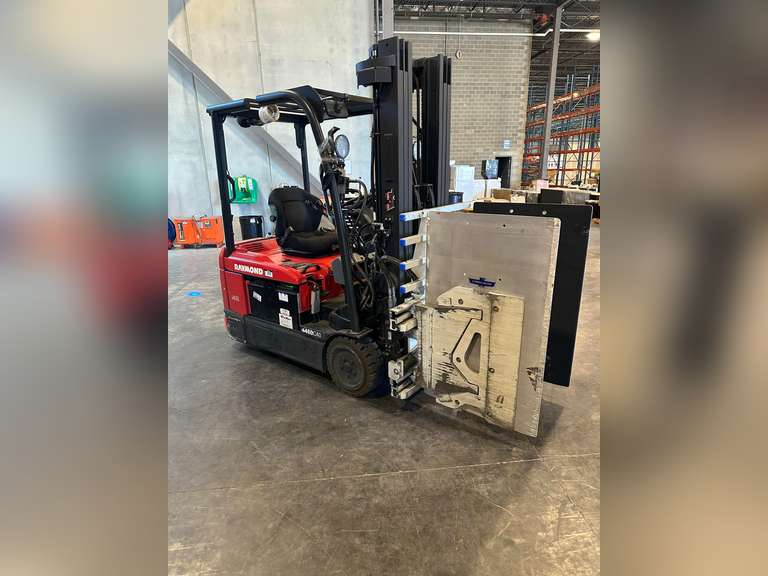 Raymond 4460C40 48-Volt Electric Forklift with Cascade Carton Clamp