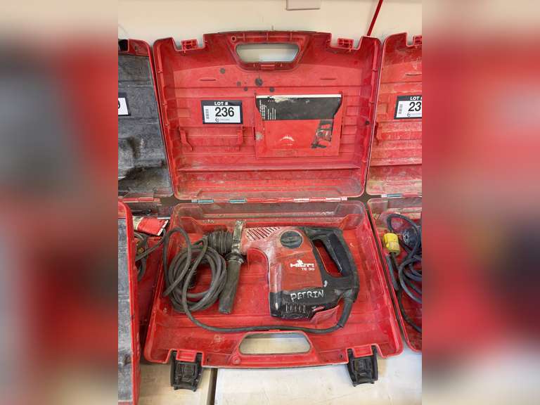 HILTI TE 30 Rotary Hammer Drill w/ Case