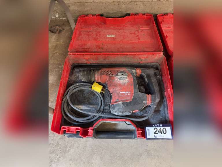 HILTI TE 30 Rotary Hammer Drill w/ Case