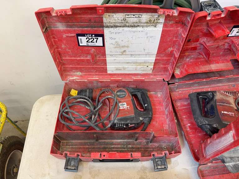 HILTI TE 16 Rotary Hammer Drill w/ Case
