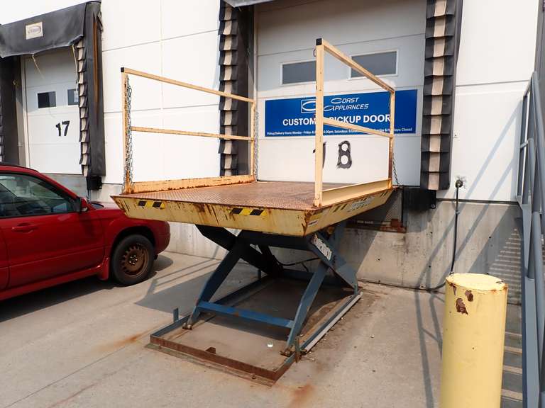 Nor-Dock DL-68 5,000lbs Capacity Dock Scissor Lift w/ Hydraulic Power Pack and Controls.