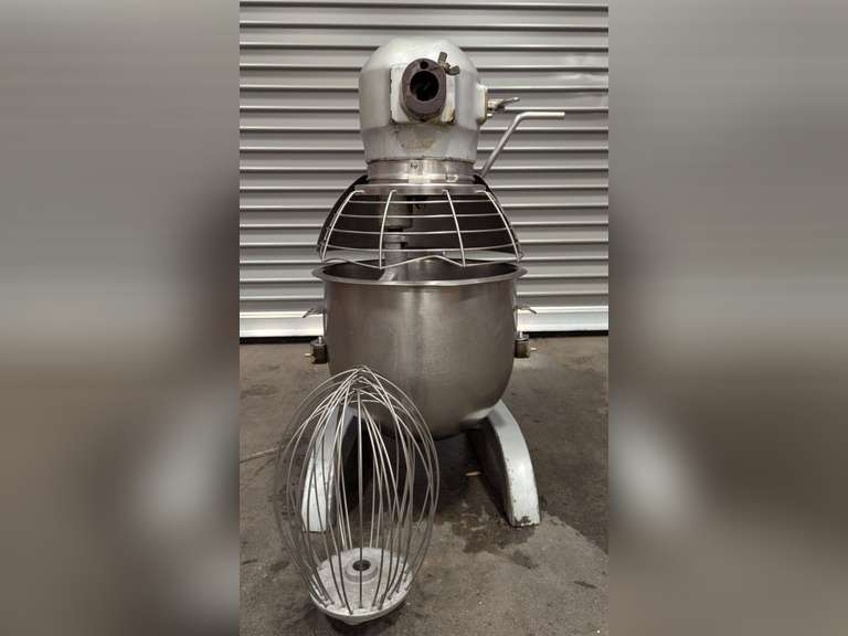 HOBART A-200 20 QT PLANETARY MIXER WITH WHIP & BEATER