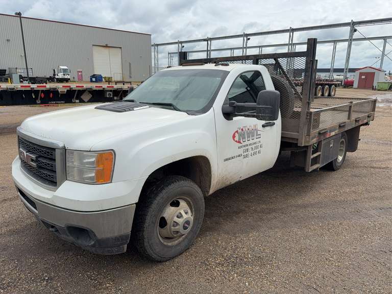 2012 GMC  Sierra 2500HD  SLE  4x4  Flat Deck  Pickup Truck  1GD323CL6CF119747