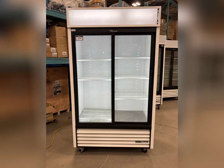 TRUE GDM-41-HC-LD DOUBLE SLIDING GLASS DOOR COOLER