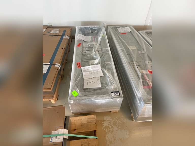 Eaton PB-2 PRL4 Surface Mounted 600A, 480Y/277V Panelboard.