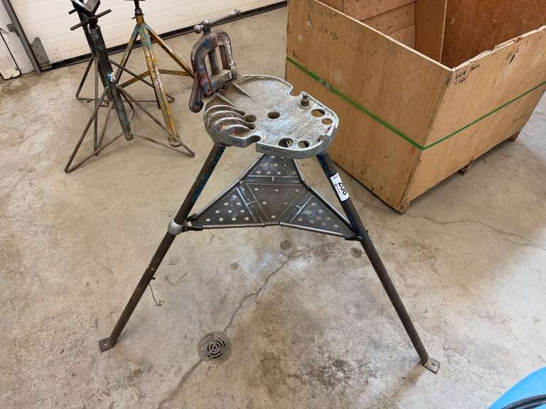 Ridgid 40A Tri-Stand